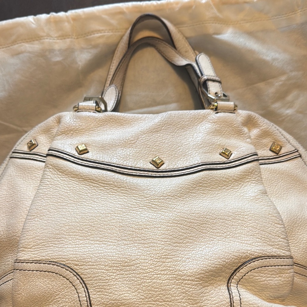 MCM Authentic Elegant Cream Handbag - Picture 6 of 16